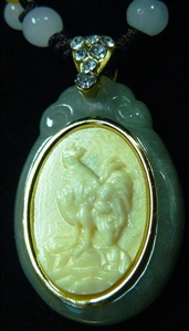 Picture of IVORY & JADE NECKLACE - ROOSTER (I12-10)